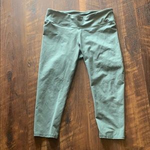 Fabletic green capri leggings size M